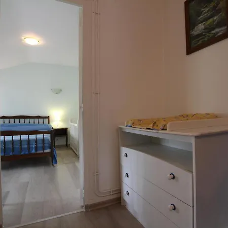 Casa vacanze Beyrie-sur-joyeuse, 6 Pièces, 10 Personnes - Fr-1-384-19 *