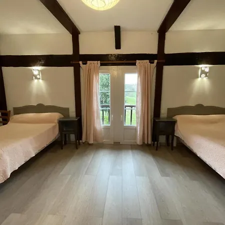 Casa vacanze Beyrie-sur-joyeuse, 6 Pièces, 10 Personnes - Fr-1-384-19