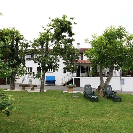 Beyrie-sur-joyeuse, 6 Pièces, 10 Personnes - Fr-1-384-19 Casa vacanze