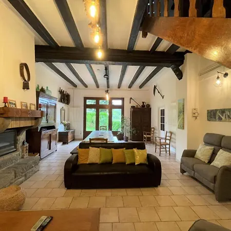 Casa vacanze Beyrie-sur-joyeuse, 6 Pièces, 10 Personnes - Fr-1-384-19 *