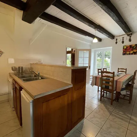 Casa vacanze Beyrie-sur-joyeuse, 6 Pièces, 10 Personnes - Fr-1-384-19 *