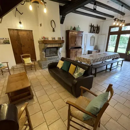 Beyrie-sur-joyeuse, 6 Pièces, 10 Personnes - Fr-1-384-19
